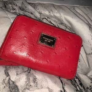 michael kors wristlet
